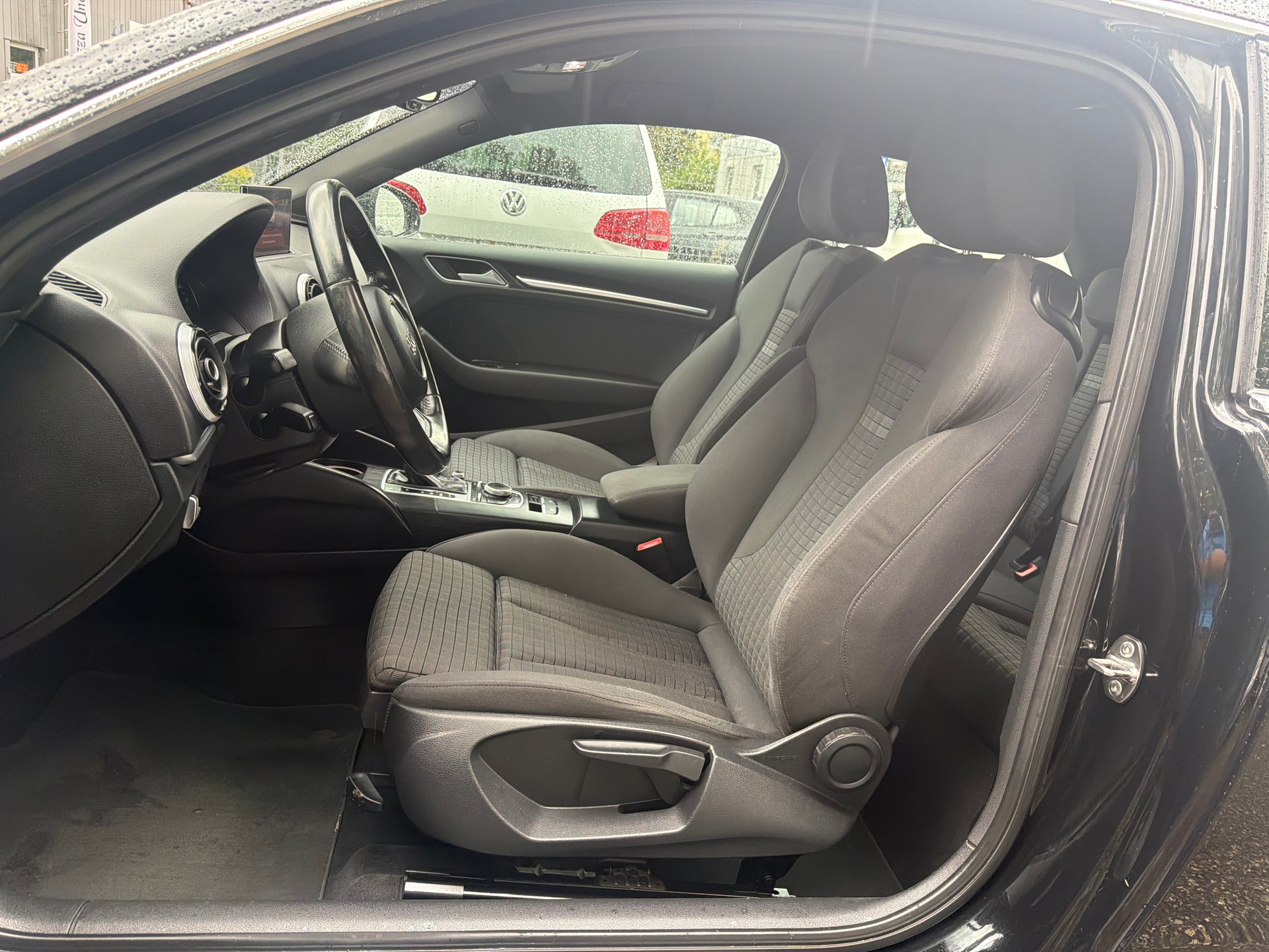 AUDI A3 2.0 TDI Ambition S-tronic ** Navigation ** Xenon ** Tempomat ** PDC V&H- RF-Kamera ** Frisch Ab MFK-image-2