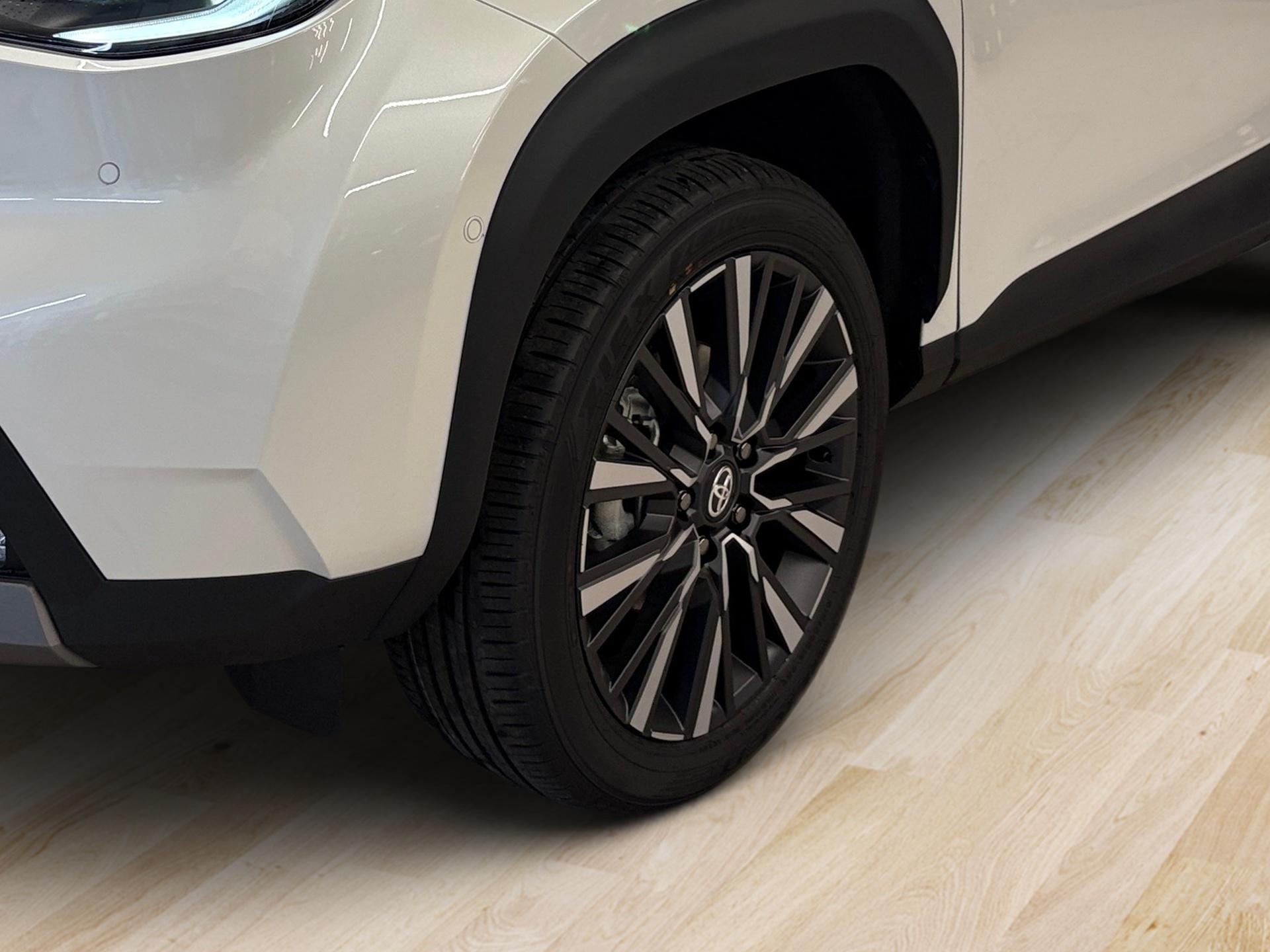 TOYOTA Yaris Cross 1.5 Premium AWDi e-CVT-image-9
