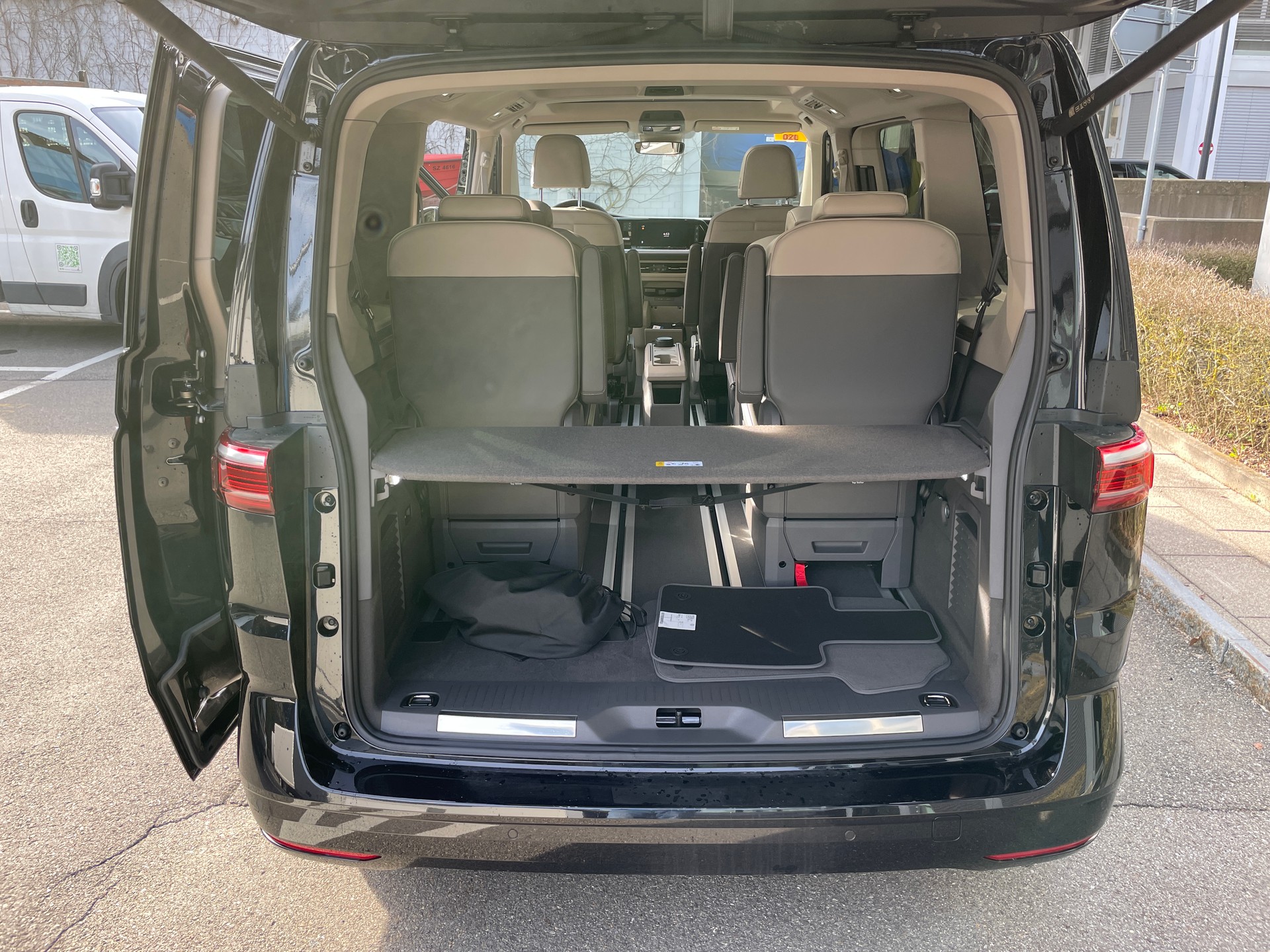 VW Multivan 1.4 eHybrid Style DSG - 6 Sitzer-image-5