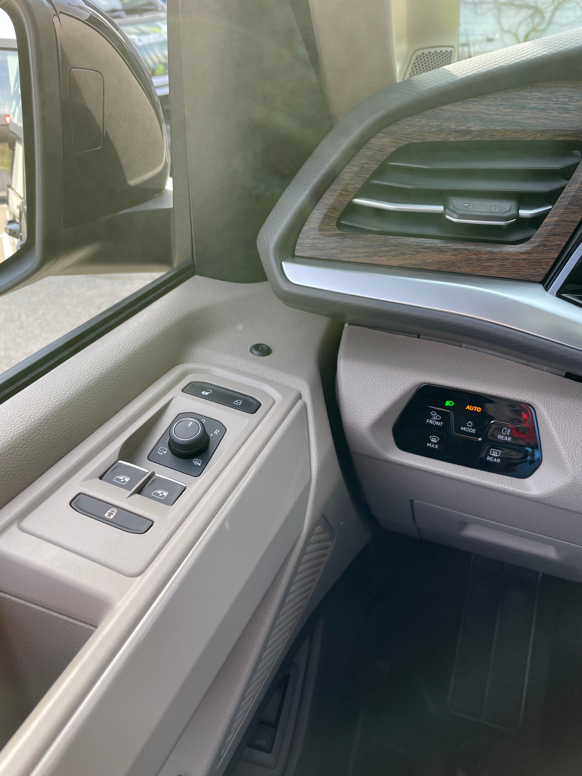 VW Multivan 1.4 eHybrid Style DSG - 6 Sitzer-image-20