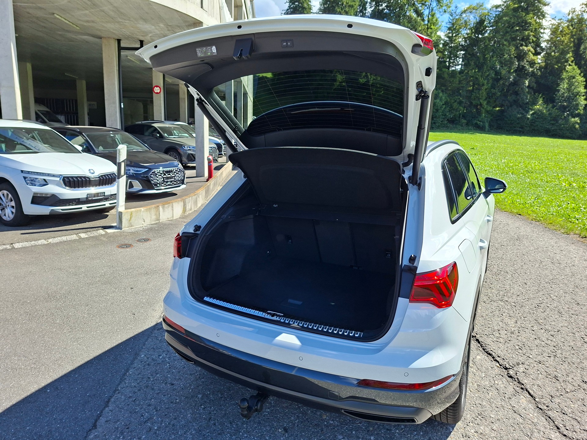 AUDI Q3 35 TFSI advanced Attraction S-tronic *Anhängerkupplung+Garantie*-image-6