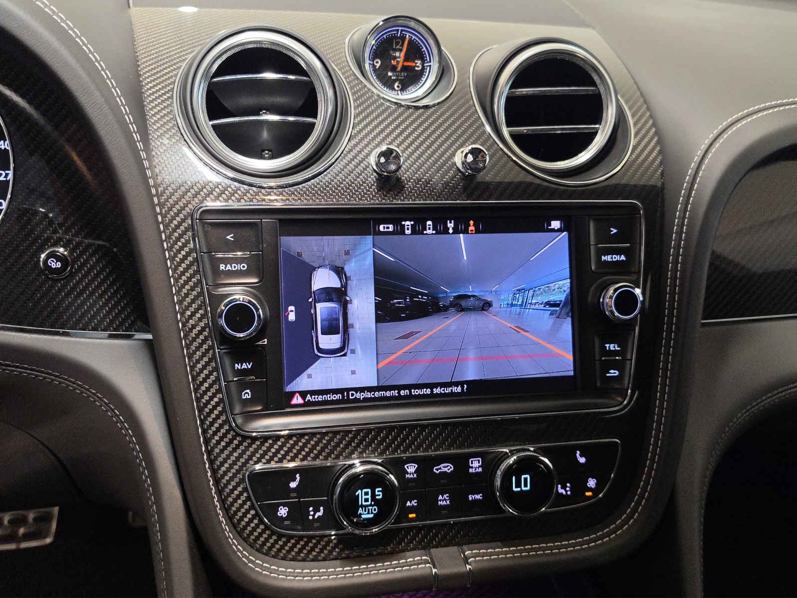 BENTLEY Bentayga V8-image-14