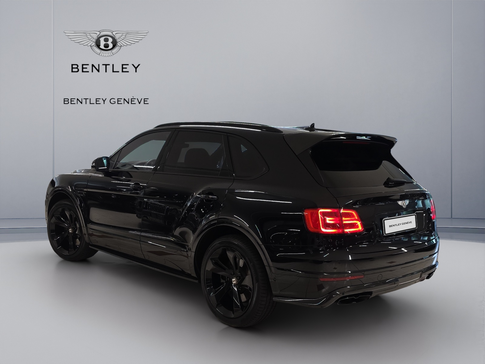 BENTLEY Bentayga V8-showroom-element-3