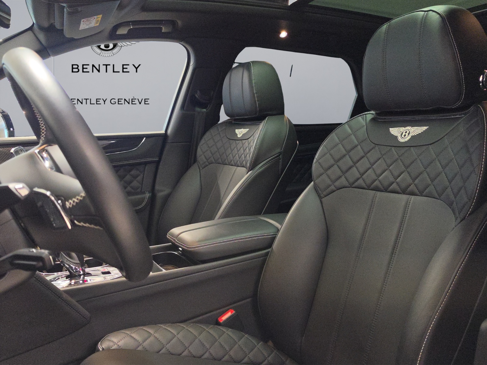 BENTLEY Bentayga V8-image-9