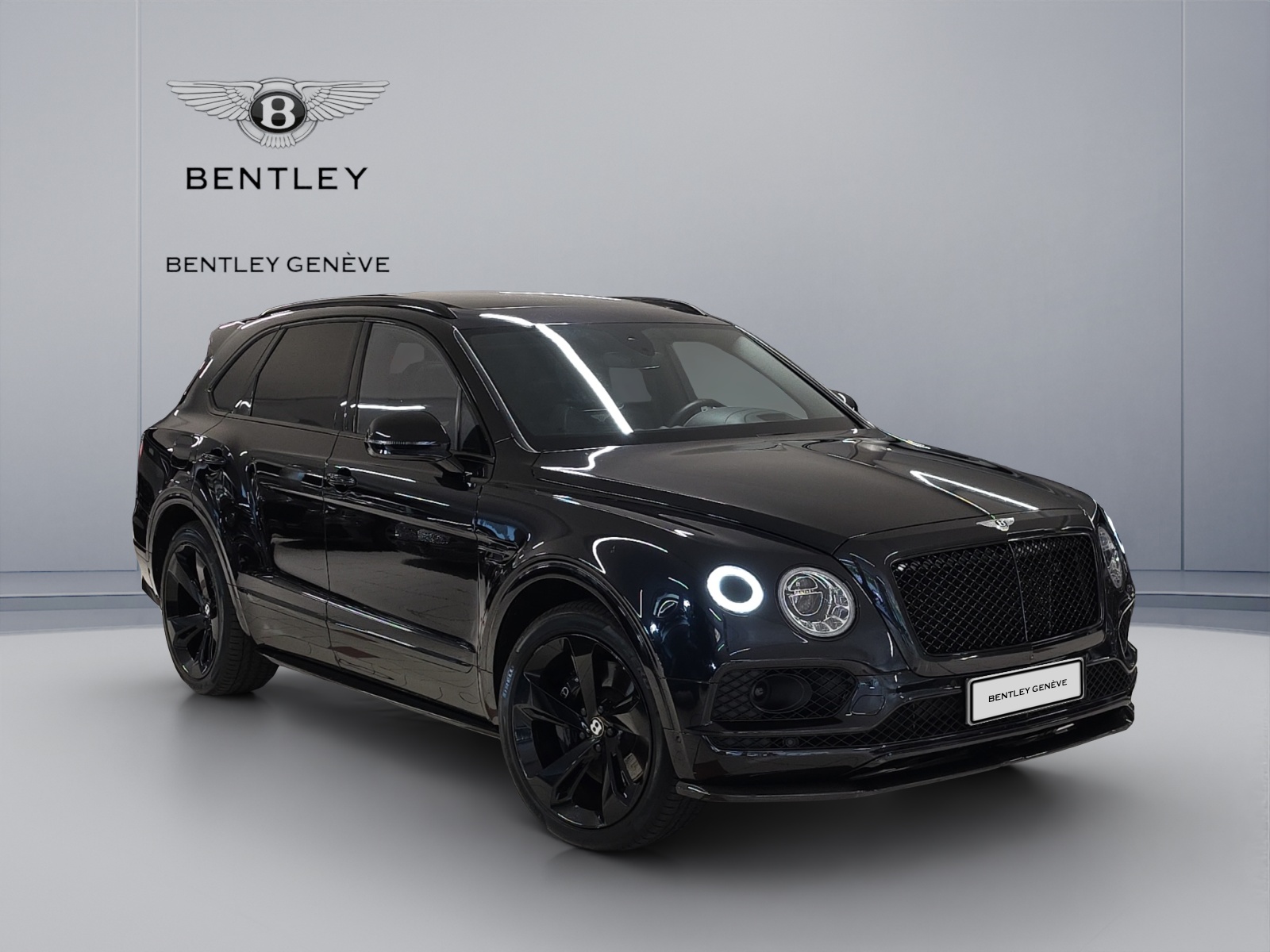 BENTLEY Bentayga V8-showroom-element-2