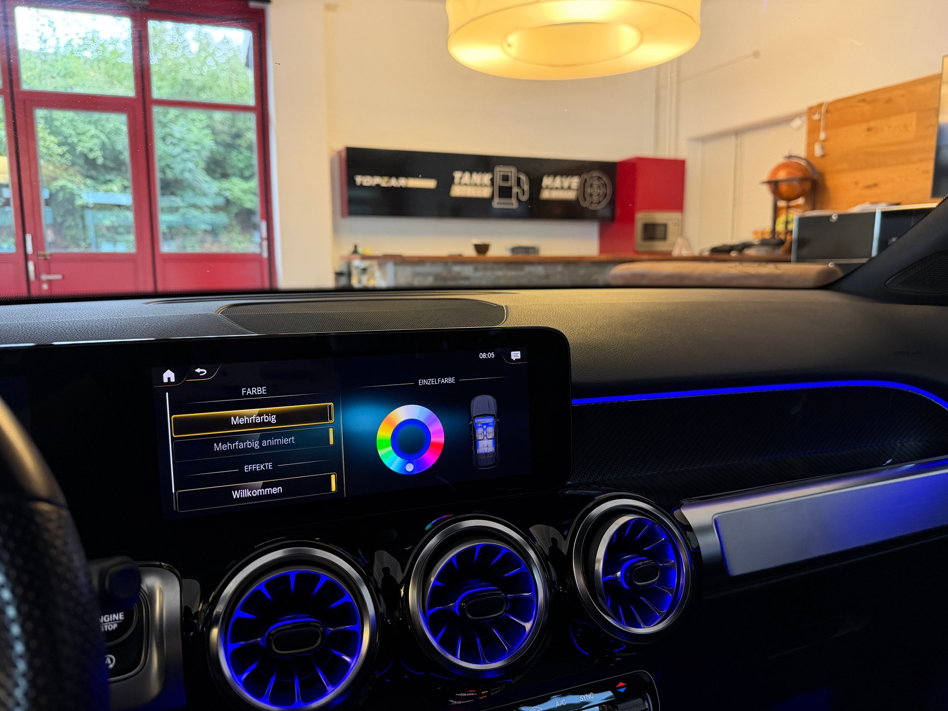 MERCEDES-BENZ GLB 250 AMG Line 8G-Tronic-image-21