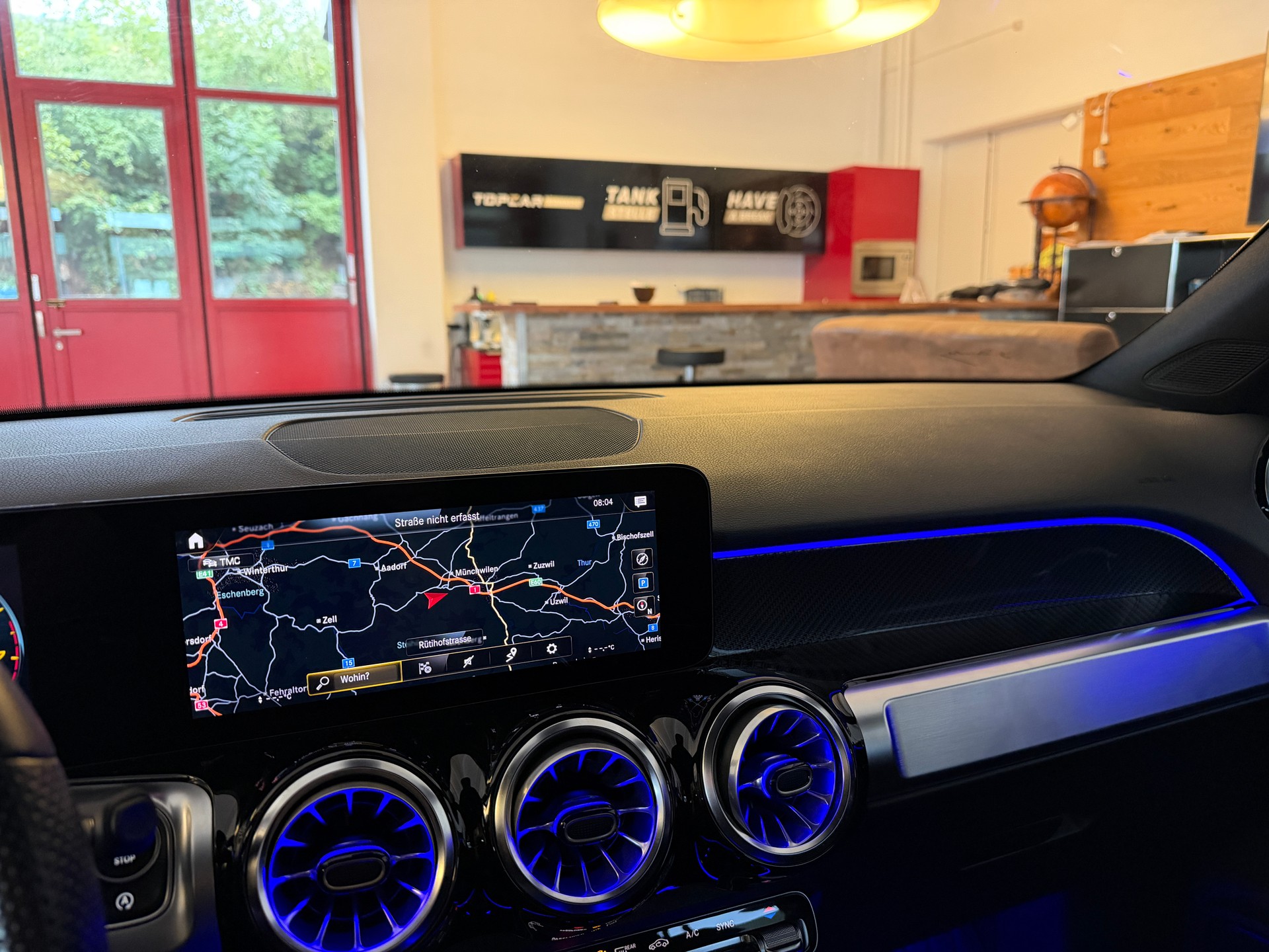 MERCEDES-BENZ GLB 250 AMG Line 8G-Tronic-image-18
