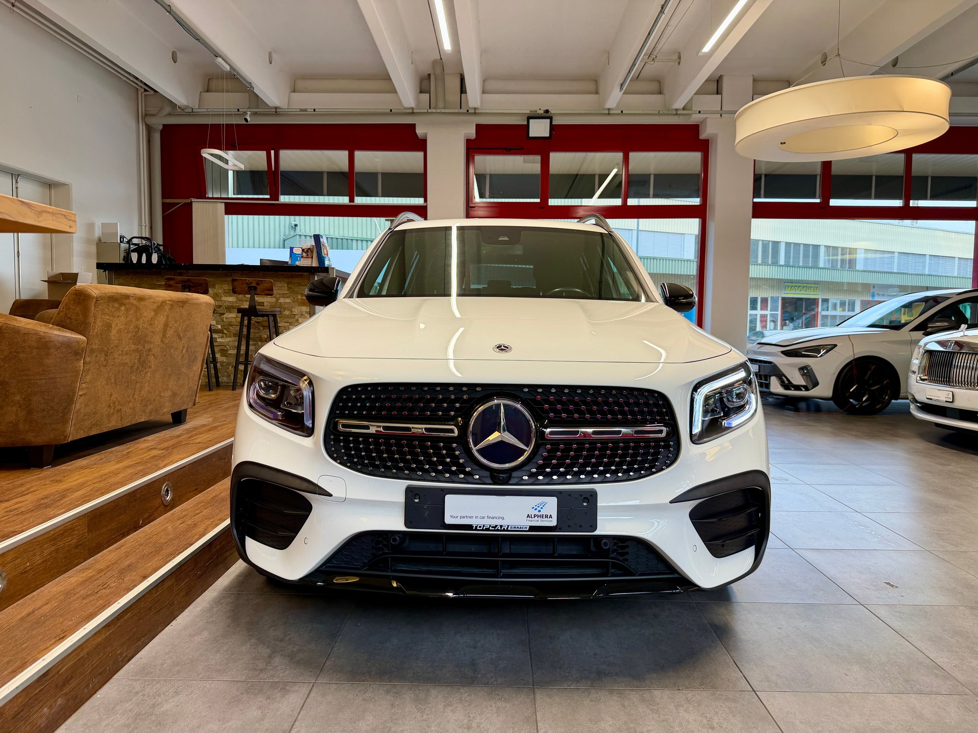 MERCEDES-BENZ GLB 250 AMG Line 8G-Tronic-image-8