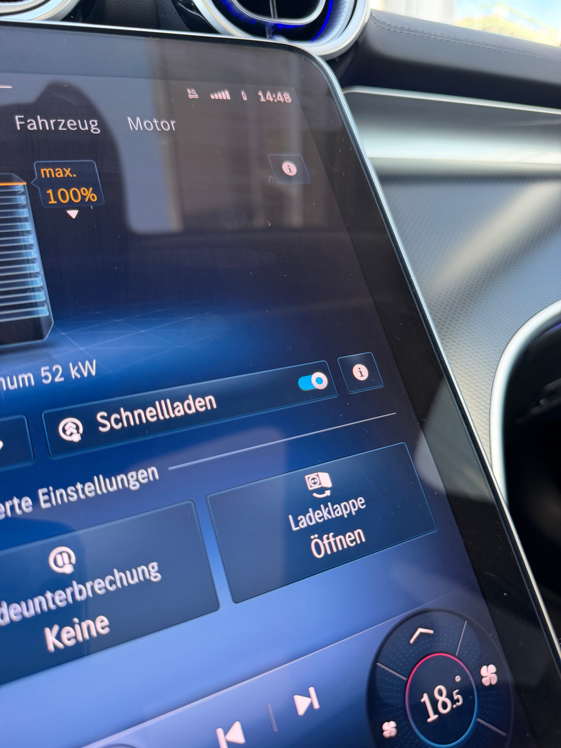 MERCEDES-BENZ C 300e AMG Line 4 Matic EQ Hybrid-image-41