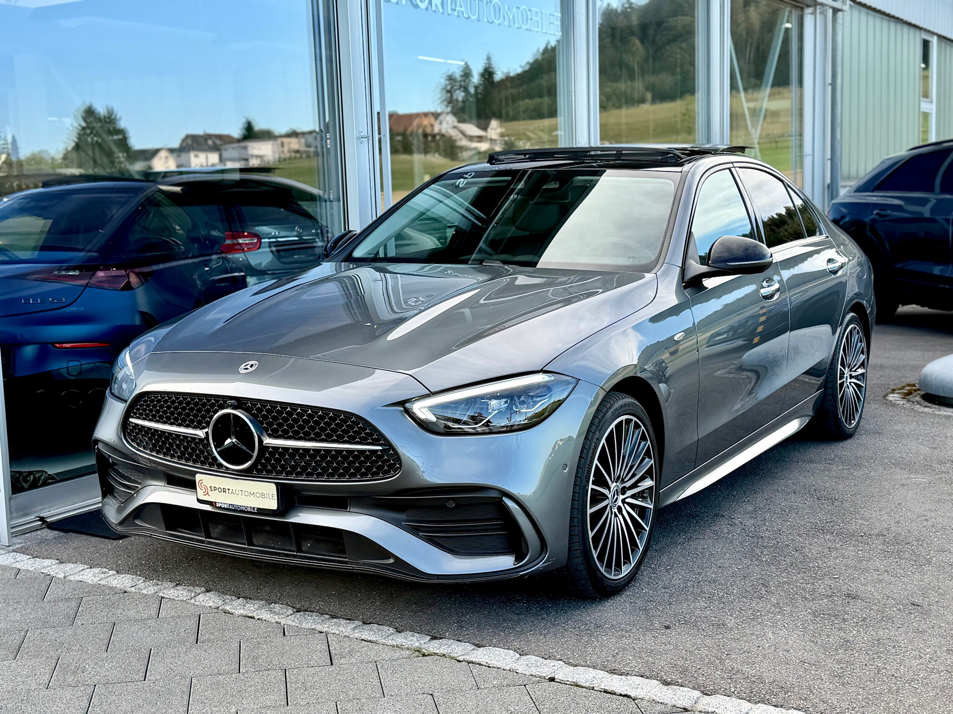 MERCEDES-BENZ C 300e AMG Line 4 Matic EQ Hybrid-showroom-element-3
