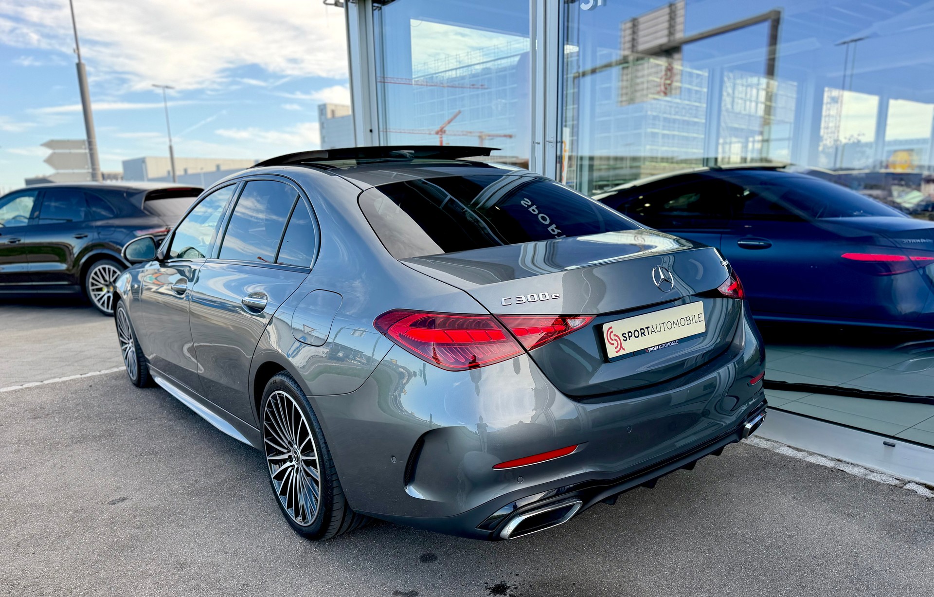 MERCEDES-BENZ C 300e AMG Line 4 Matic EQ Hybrid-image-9