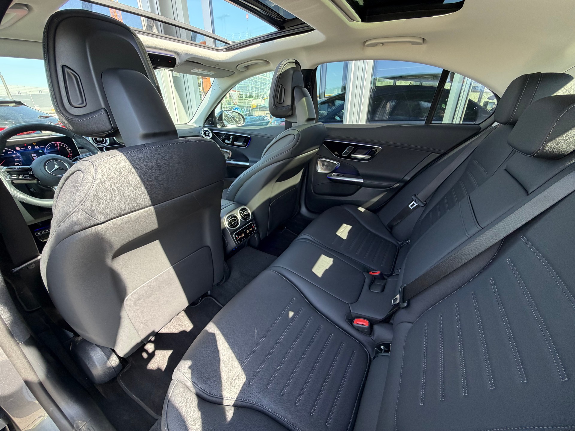 MERCEDES-BENZ C 300e AMG Line 4 Matic EQ Hybrid-image-13