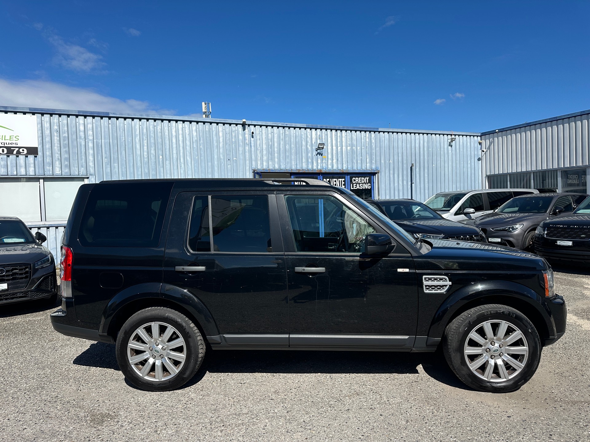 LAND ROVER Discovery 3.0 SDV6 HSE Automatic 7 Places-showroom-element-3