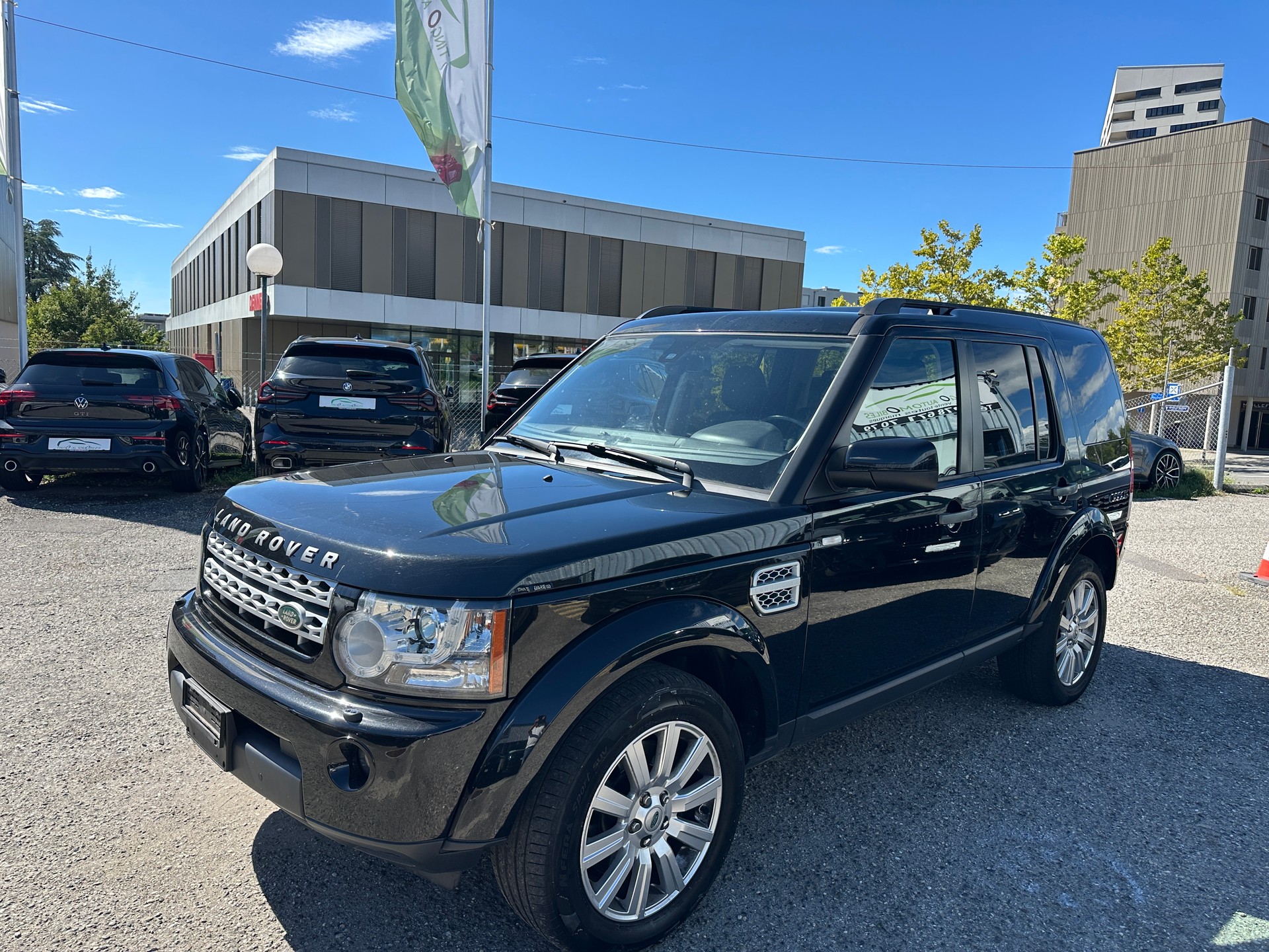 LAND ROVER Discovery 3.0 SDV6 HSE Automatic 7 Places-showroom-element-2