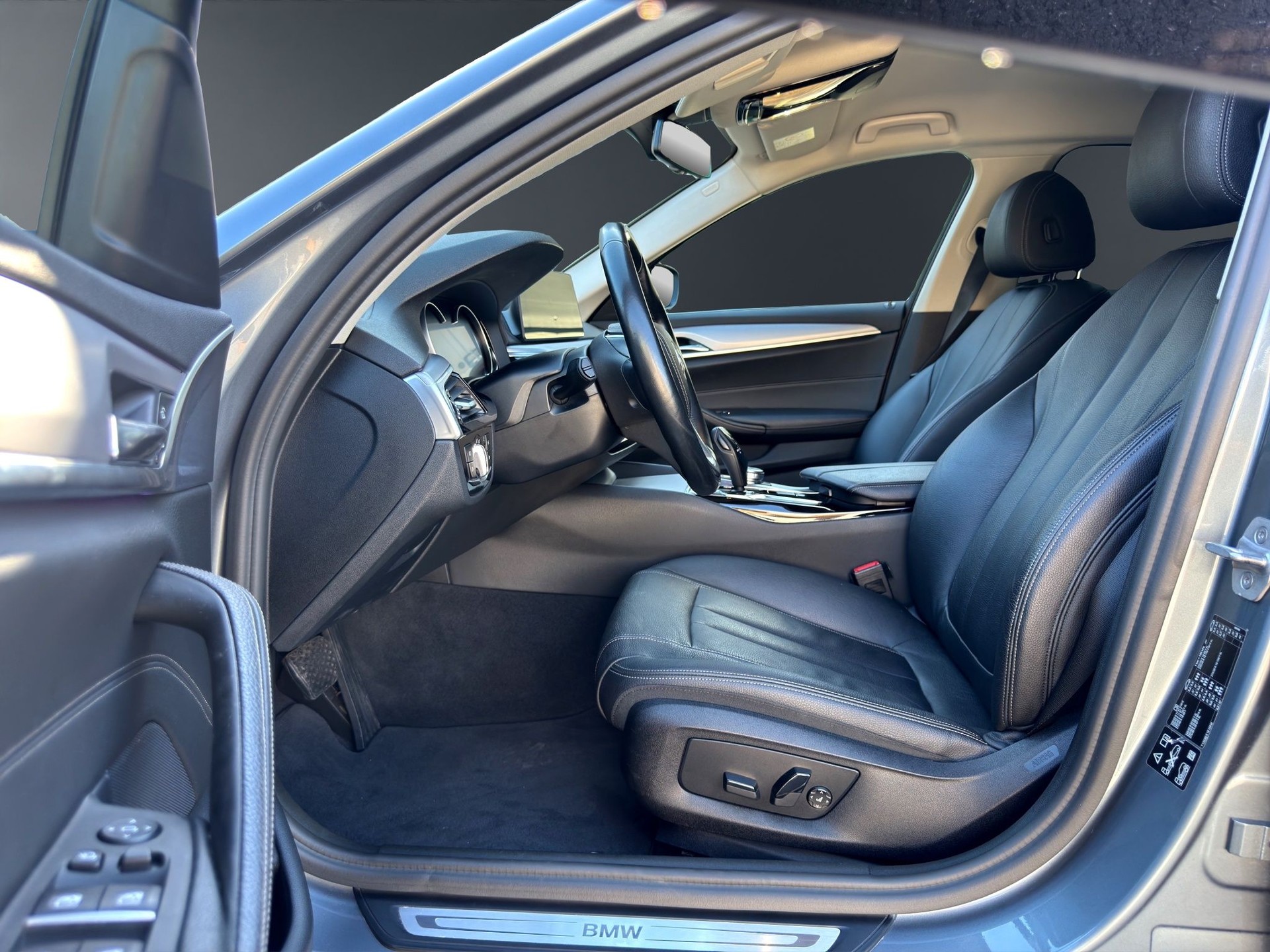 BMW 540 i xDrive Luxury Line Steptronic-image-9