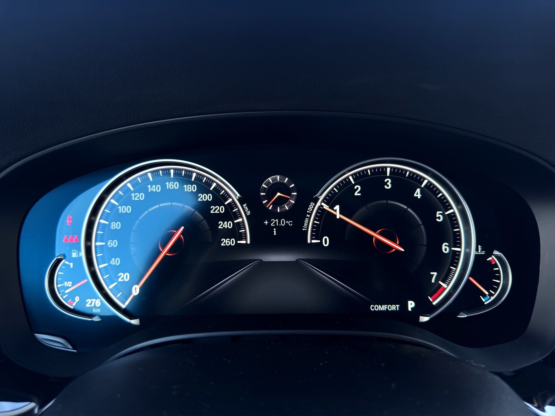 BMW 540 i xDrive Luxury Line Steptronic-image-16