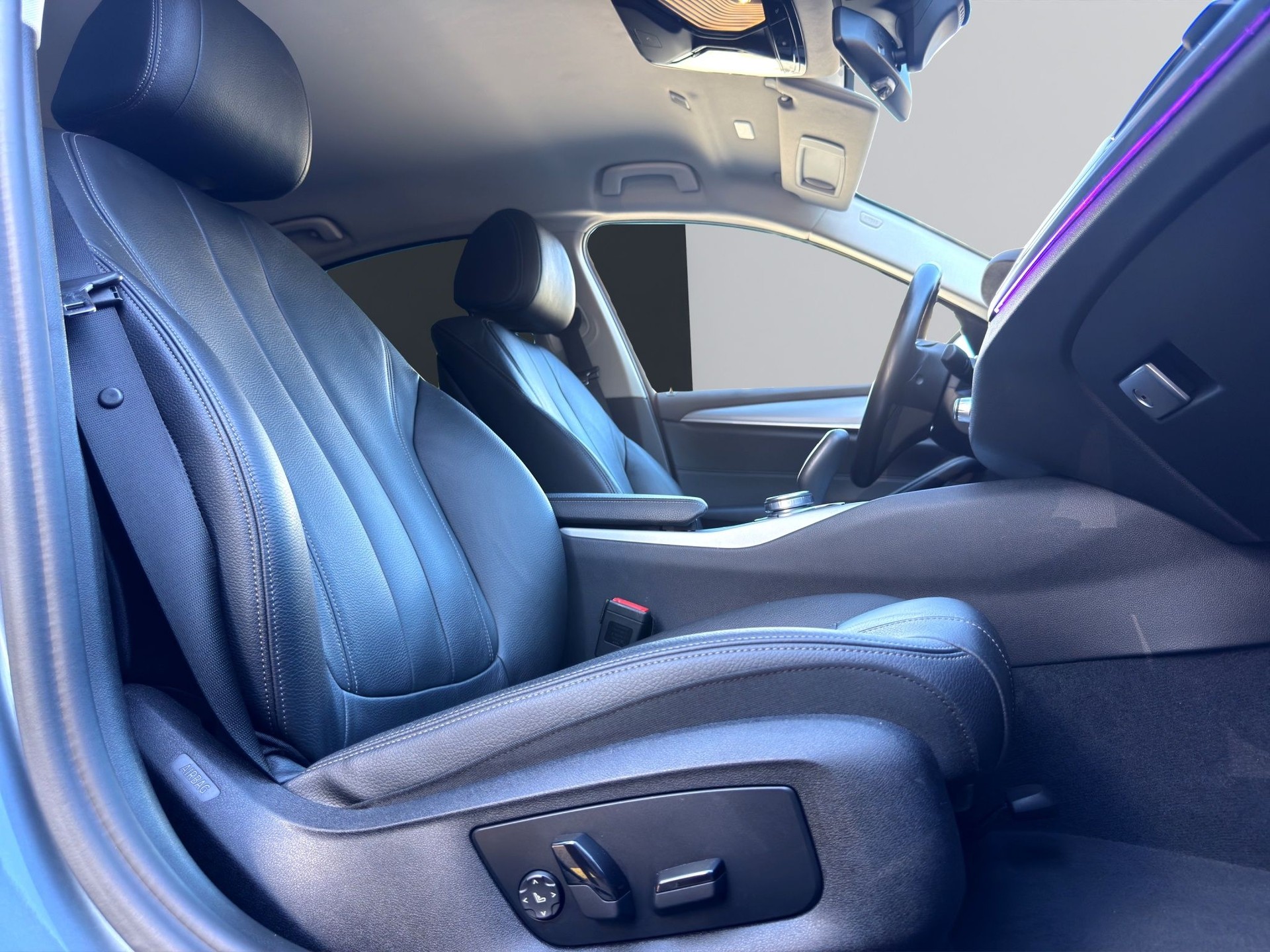 BMW 540 i xDrive Luxury Line Steptronic-image-25