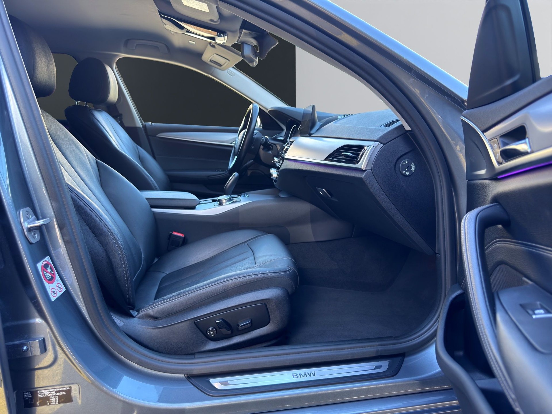 BMW 540 i xDrive Luxury Line Steptronic-image-23