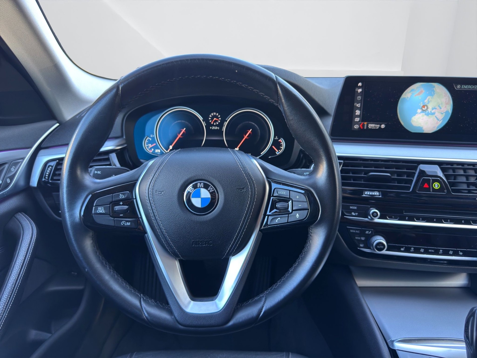 BMW 540 i xDrive Luxury Line Steptronic-image-15