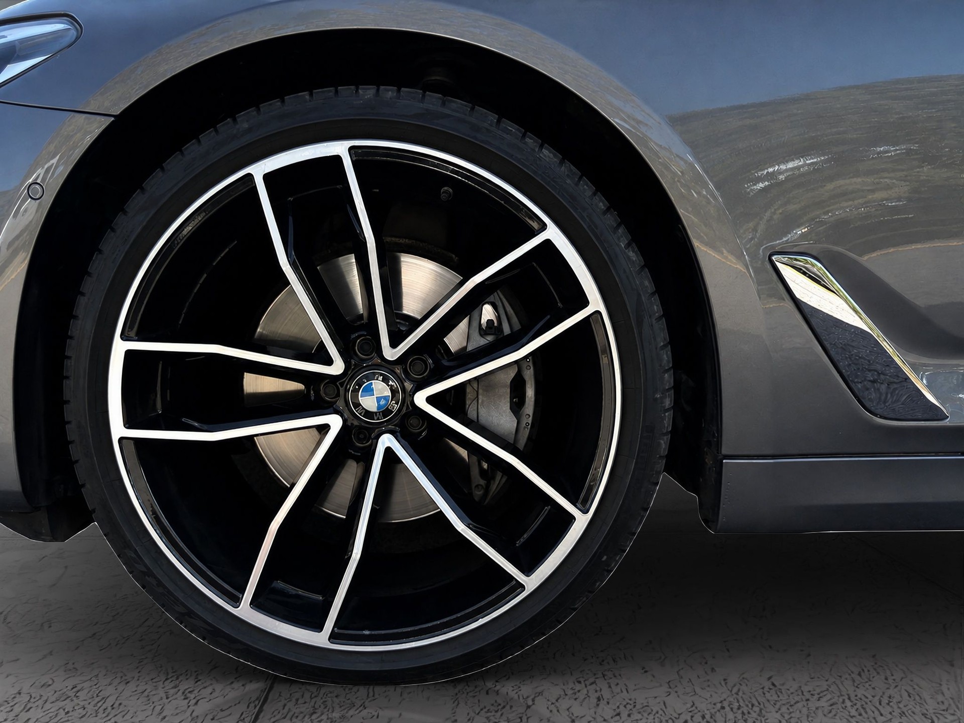 BMW 540 i xDrive Luxury Line Steptronic-image-27