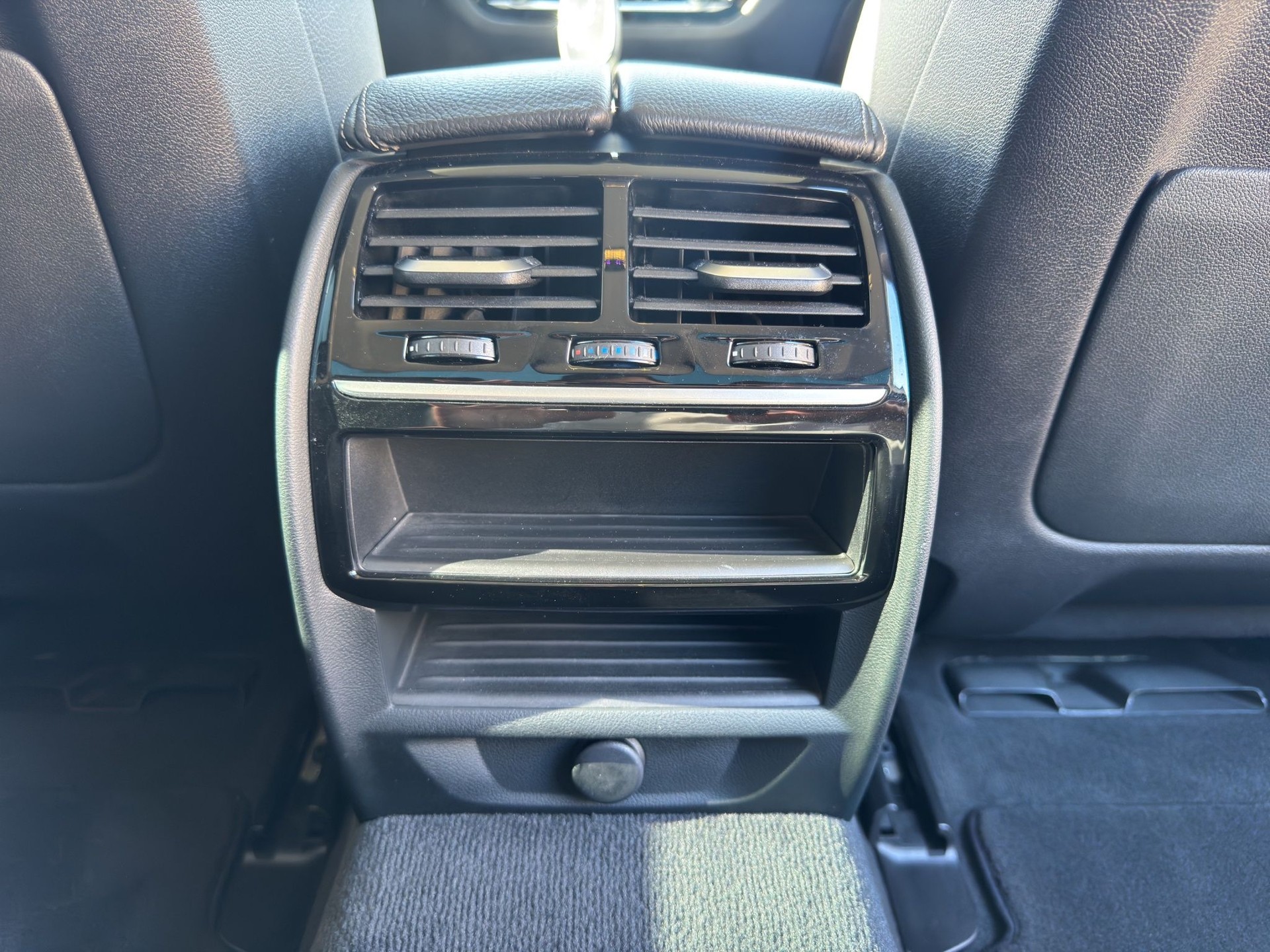 BMW 540 i xDrive Luxury Line Steptronic-image-18