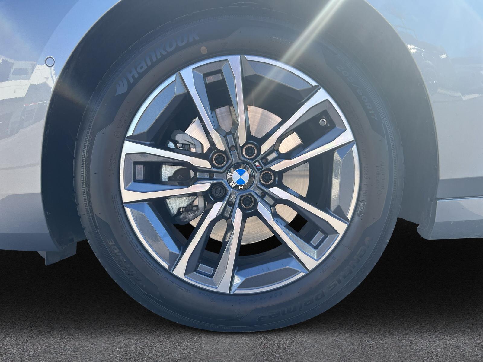 BMW 220i M Sport Active Tourer U06 (CH) AHK 📍 ** Action Leasing à 2.88% Jusqu'au 30.09.2026 **-image-8