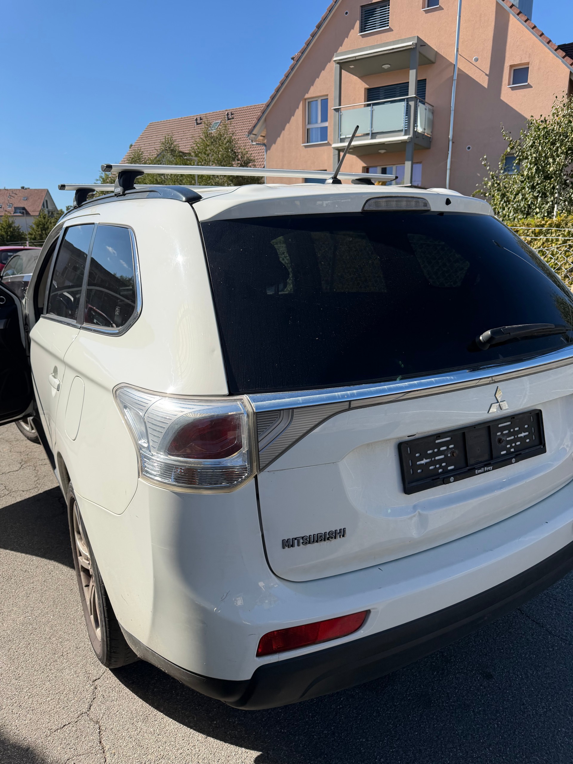 MITSUBISHI Outlander 2.2 DID Navigator Safety 4WD Automatic