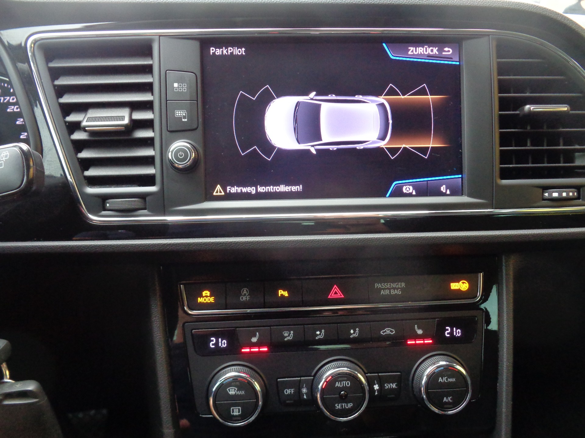 SEAT Leon 1.5 TSI EVO FR ACT FR DSG-image-12