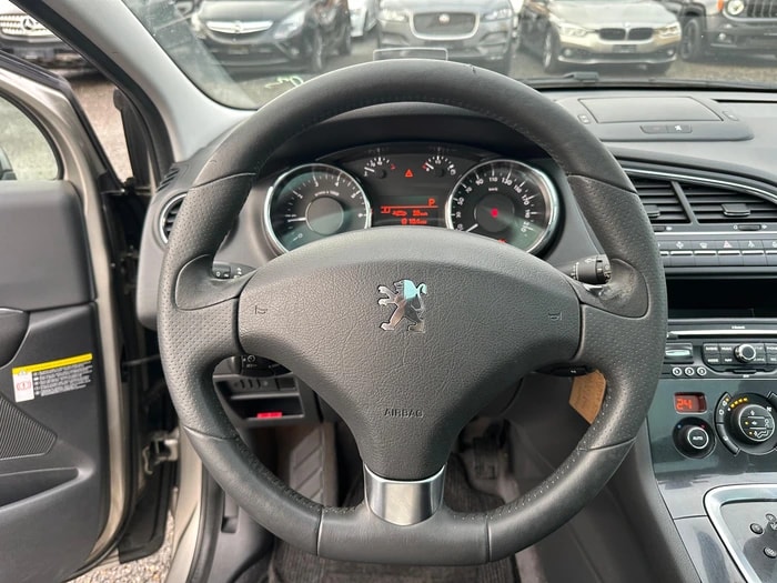 PEUGEOT 5008 1.6 16V T Sport Pack Automatic-image-6