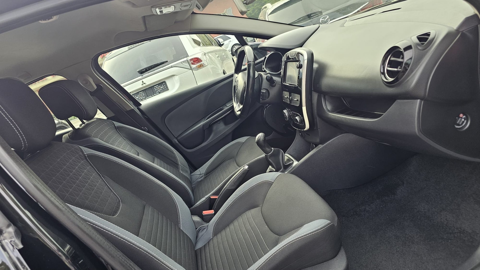 RENAULT Clio Grandtour 0.9 12V Expression-image-10