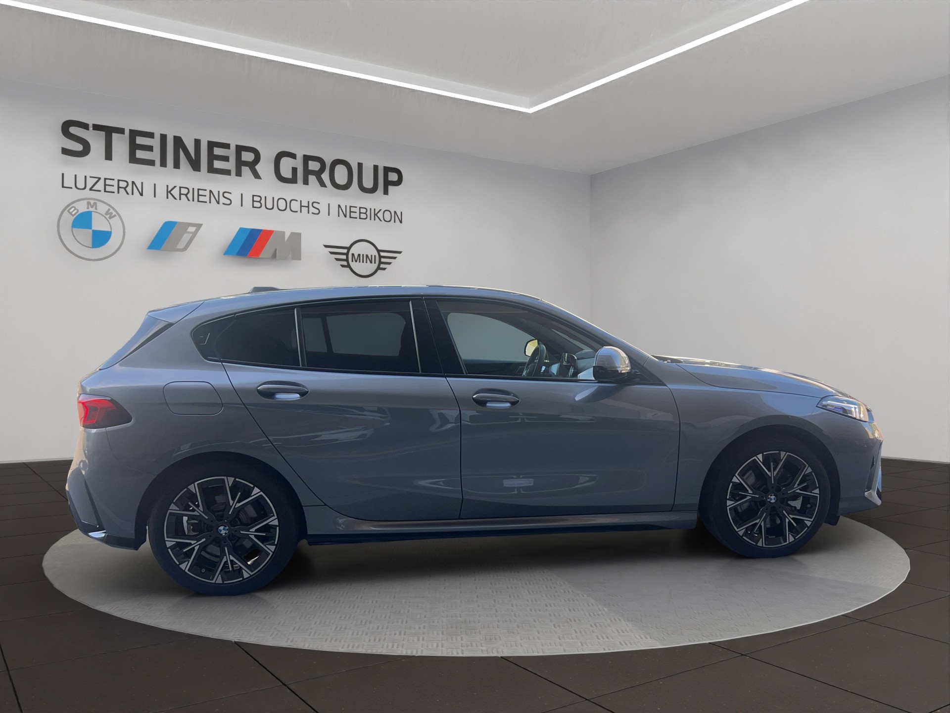 BMW 123 xDrive M Sport Steptronic-showroom-element-3