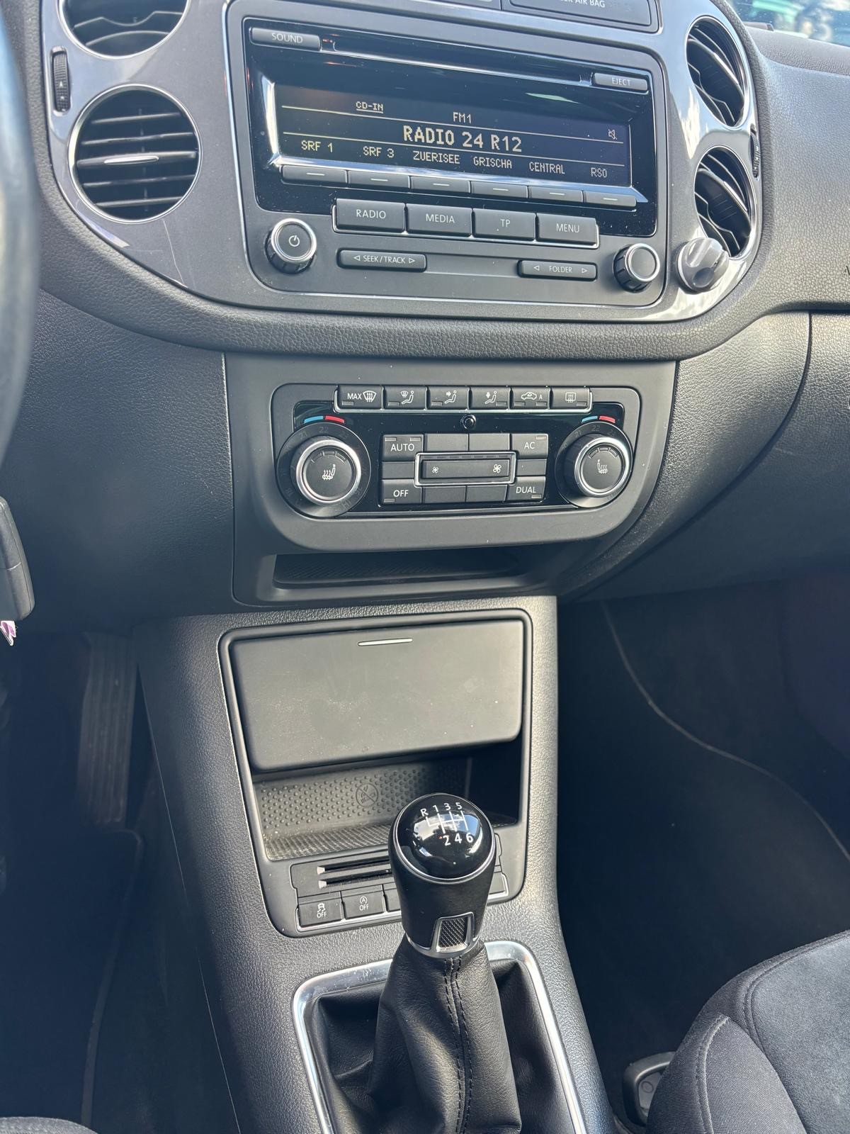 VW Tiguan 2.0 TDI BlueMotion Sport&Style 4Motion-image-8