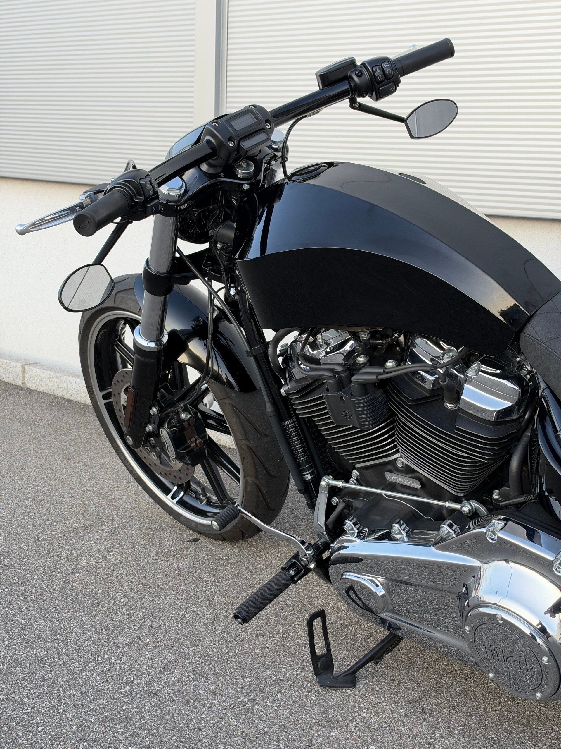 HARLEY-DAVIDSON FXBRS Breakout 114 ABS (69/35kW)-image-8