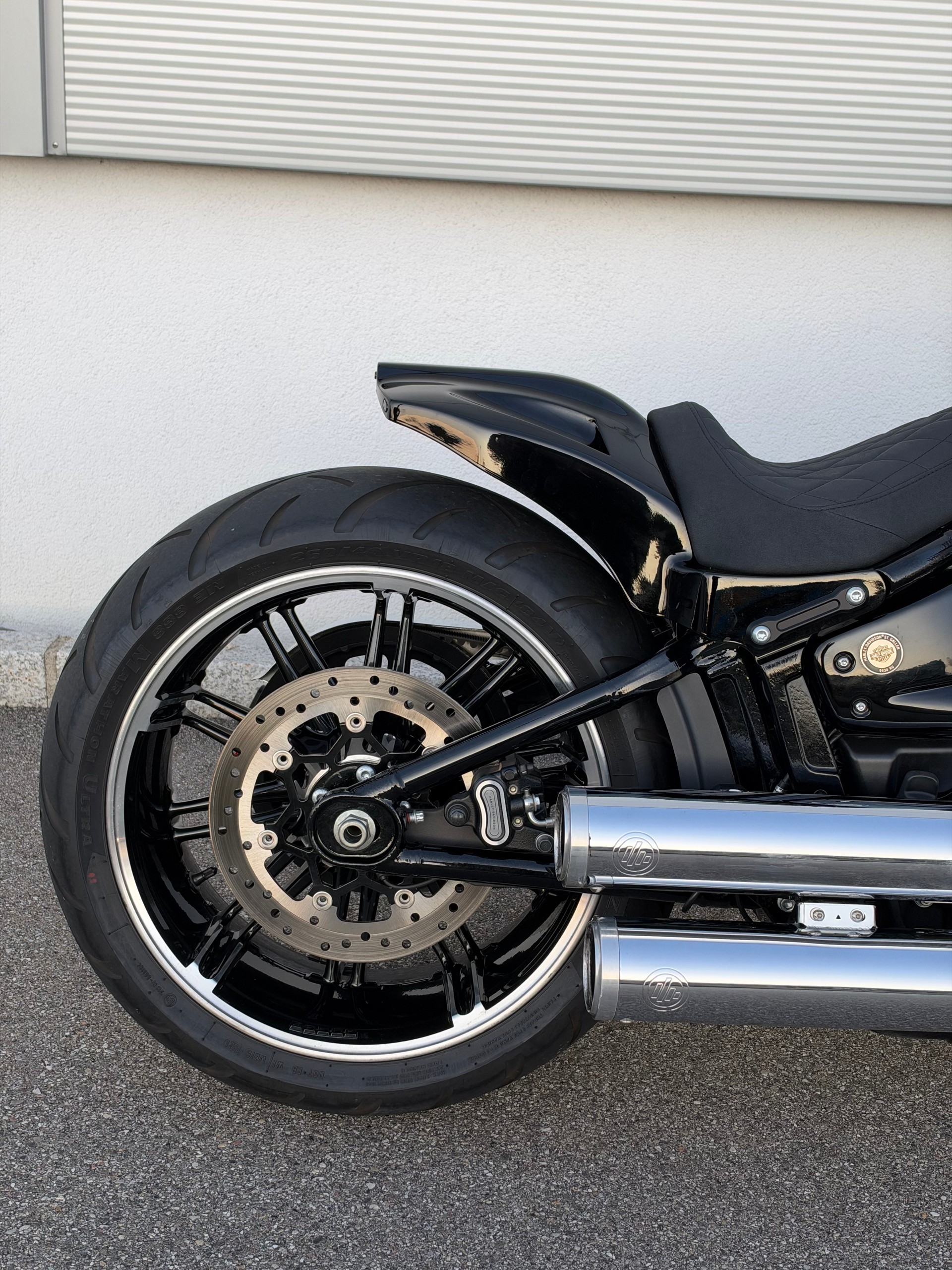 HARLEY-DAVIDSON FXBRS Breakout 114 ABS (69/35kW)-image-5