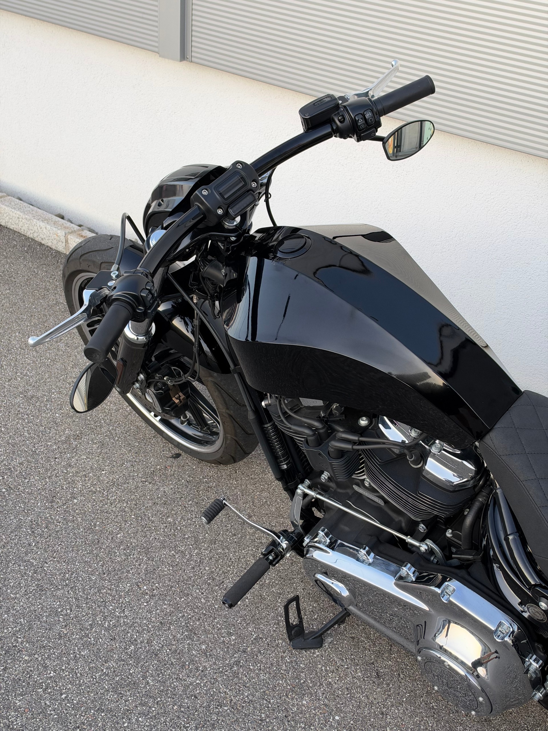 HARLEY-DAVIDSON FXBRS Breakout 114 ABS (69/35kW)-image-9