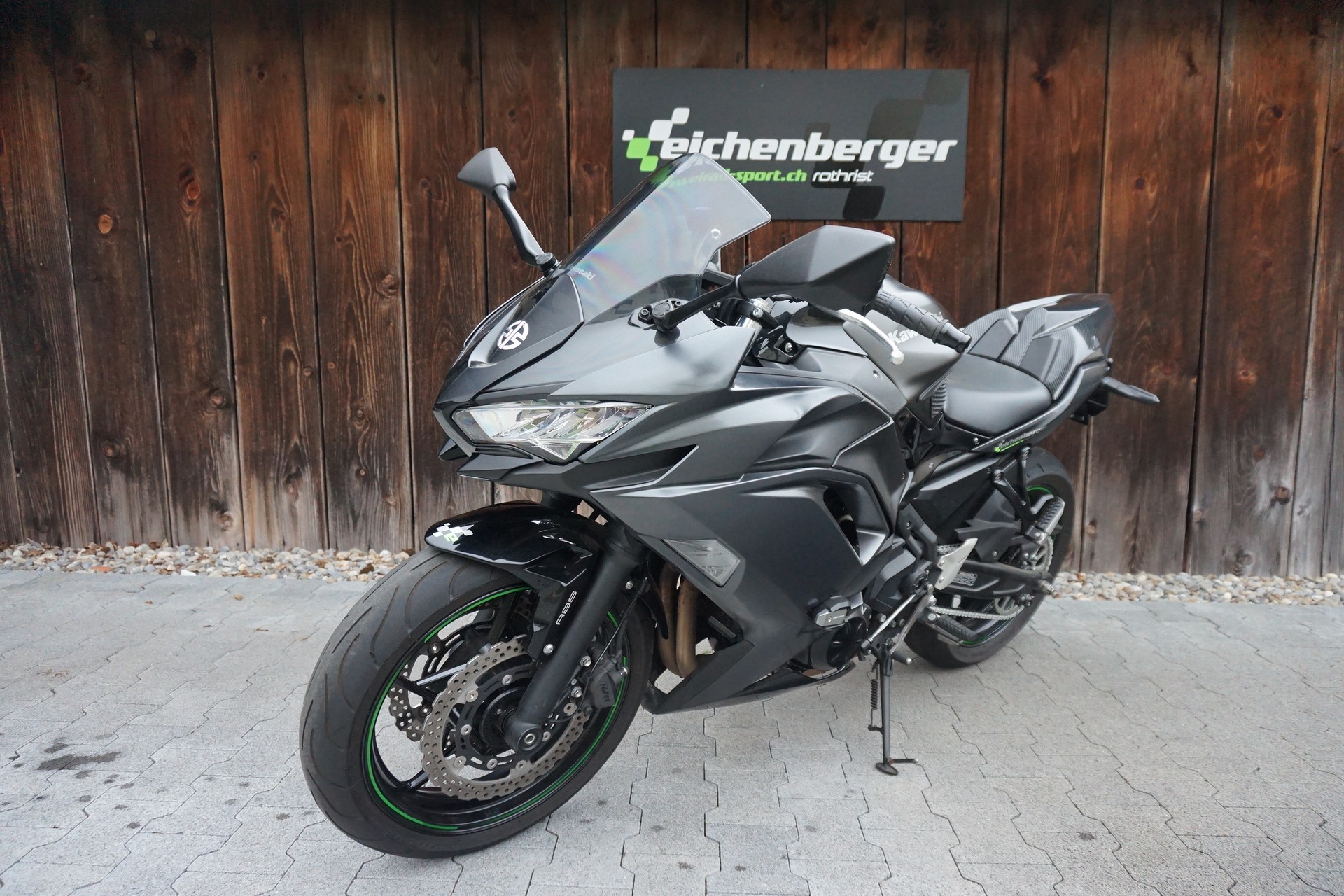 KAWASAKI Ninja 650 ABS mit Leovinci LV ONE EVO Karbon Auspuff-image-1