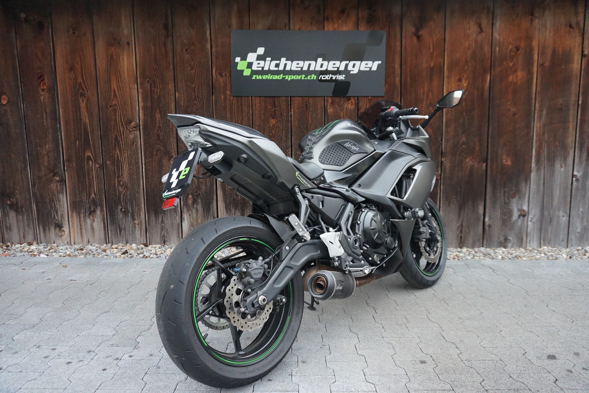 KAWASAKI Ninja 650 ABS mit Leovinci LV ONE EVO Karbon Auspuff-image-3