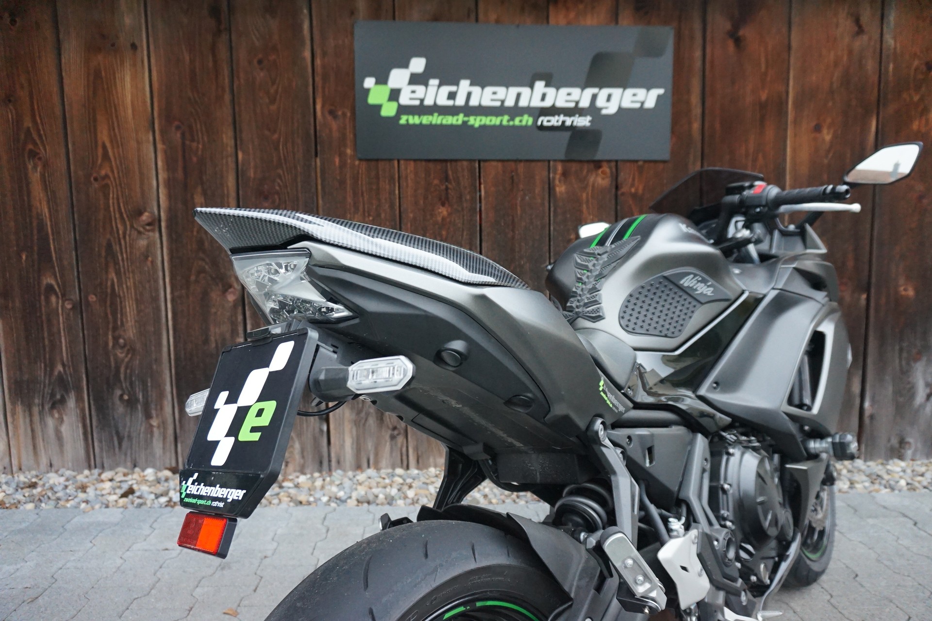 KAWASAKI Ninja 650 ABS mit Leovinci LV ONE EVO Karbon Auspuff-image-5