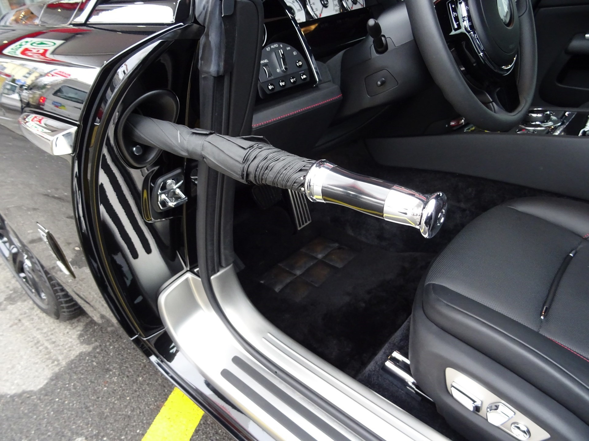 ROLLS-ROYCE Wraith 6.6V12 BlackBadge-image-12