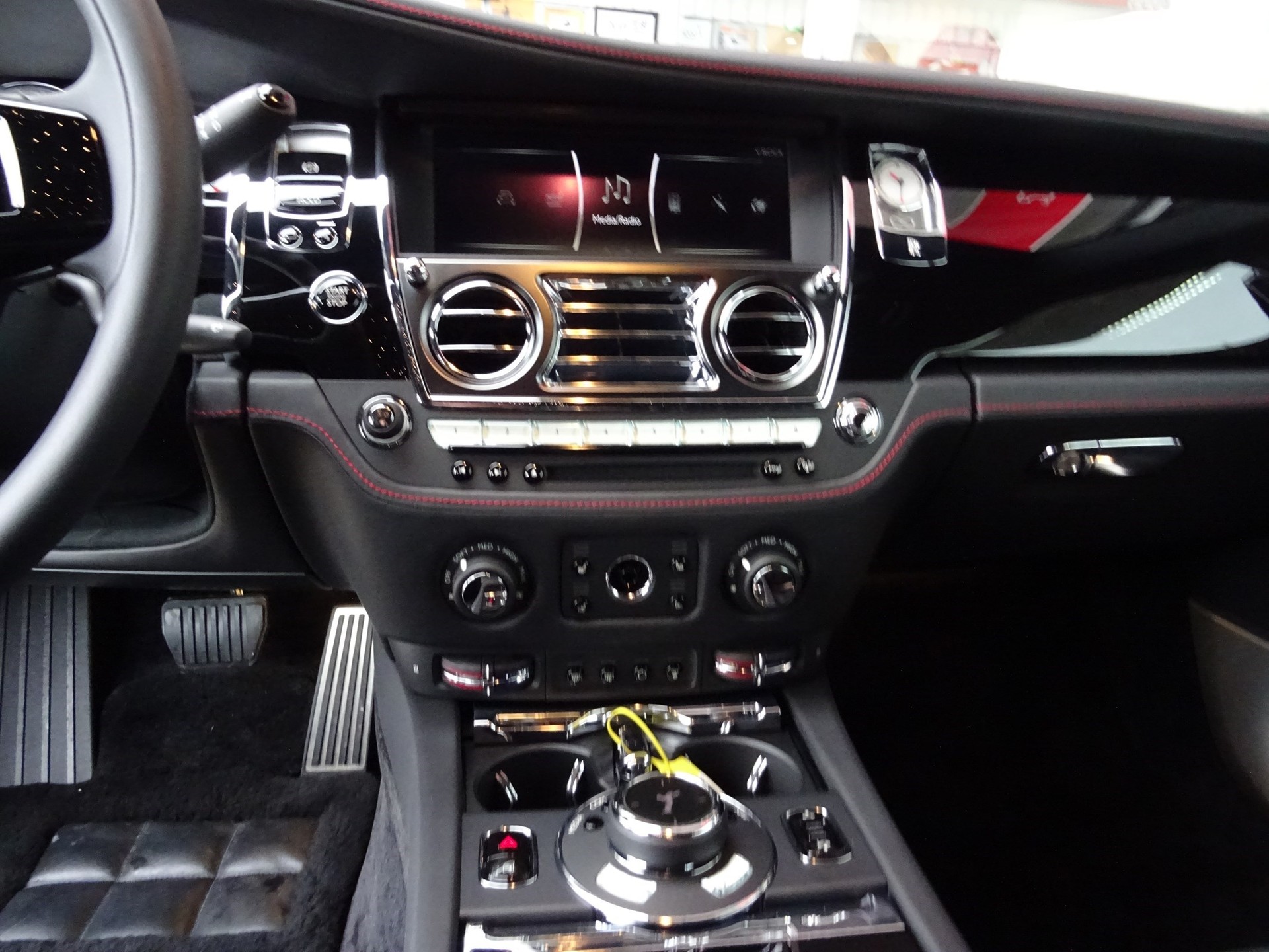 ROLLS-ROYCE Wraith 6.6V12 BlackBadge-image-5