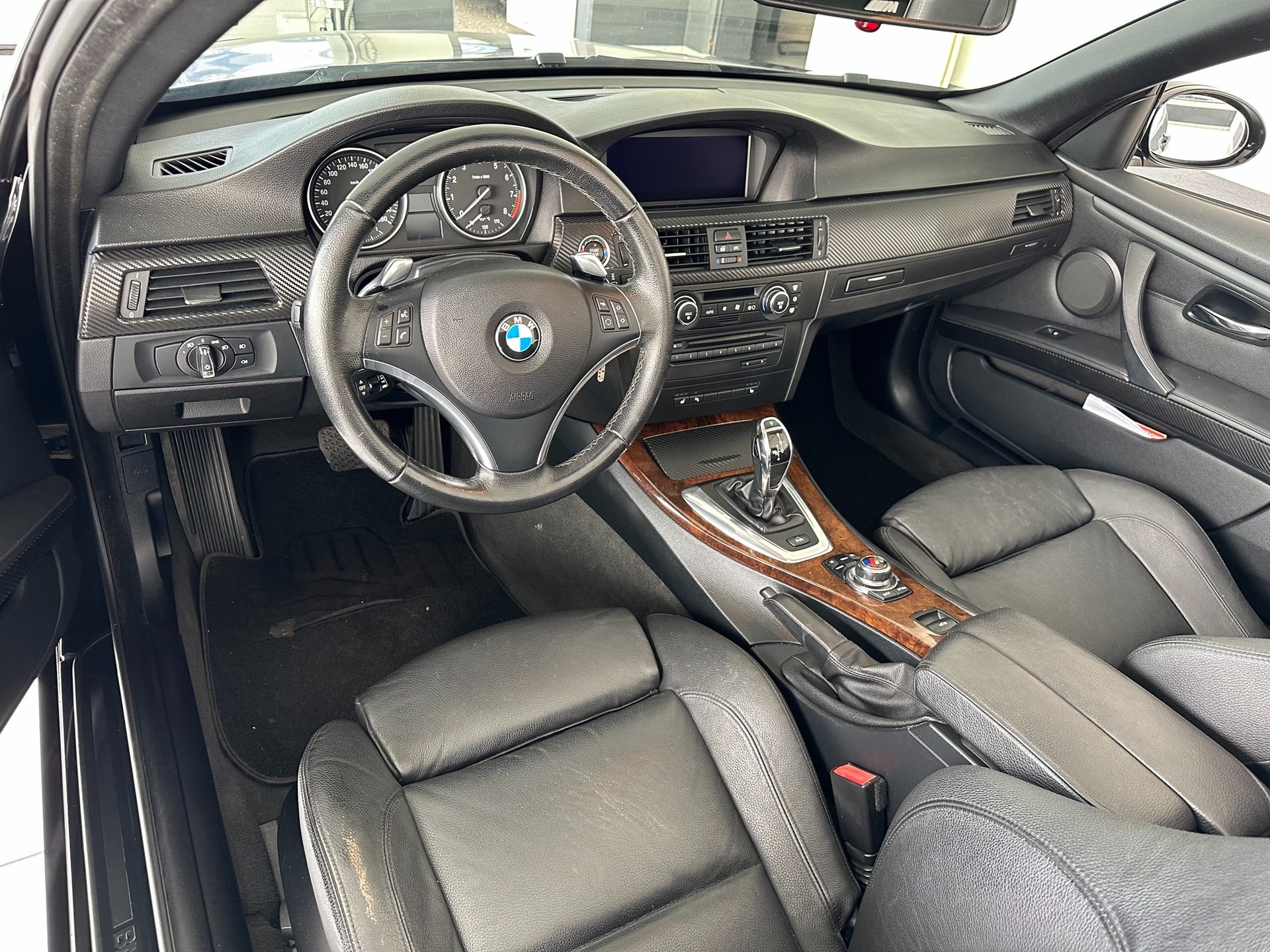 BMW 335i Cabriolet DSG-image-10