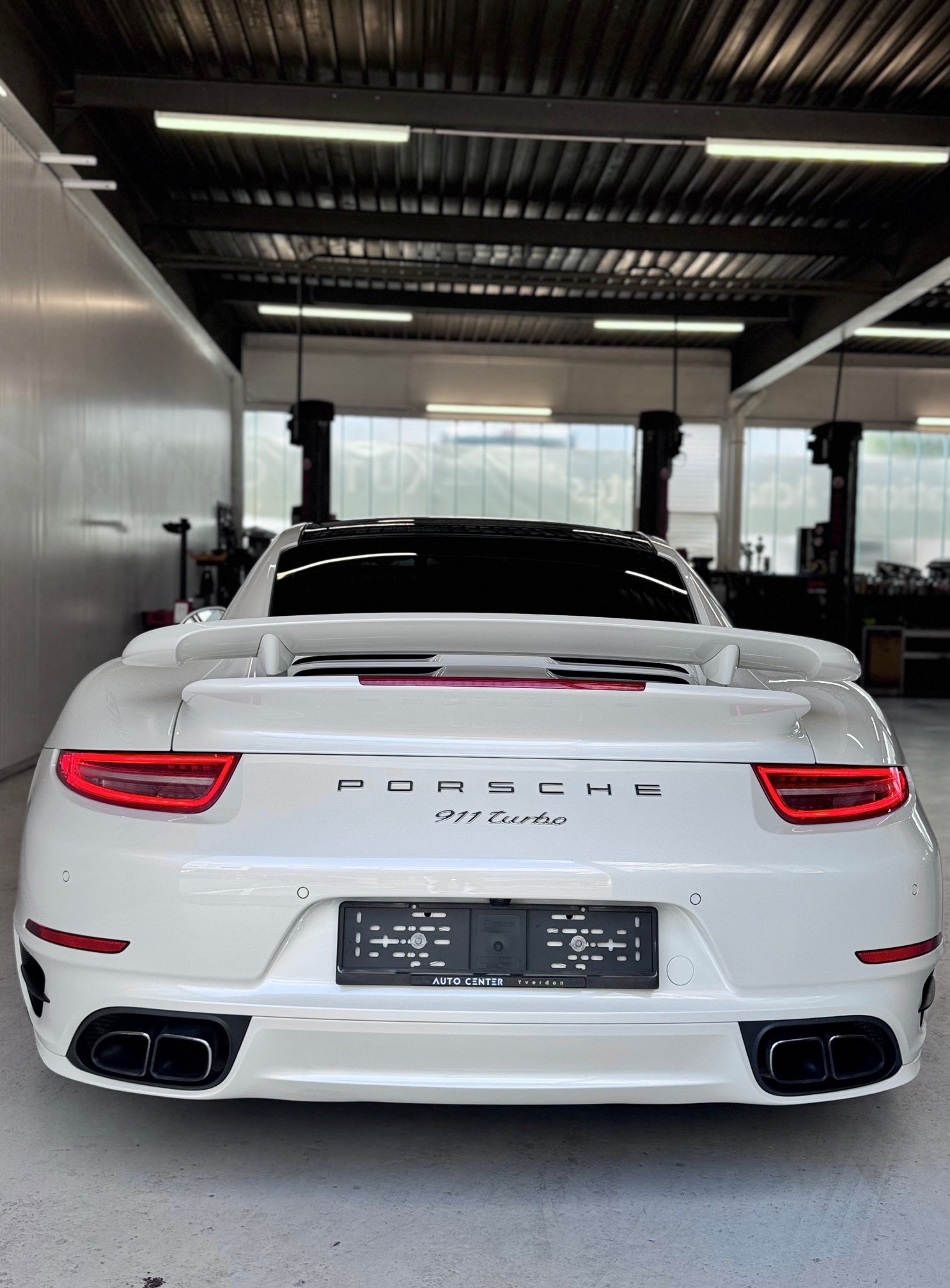 PORSCHE 911 Turbo PDK-showroom-element-3