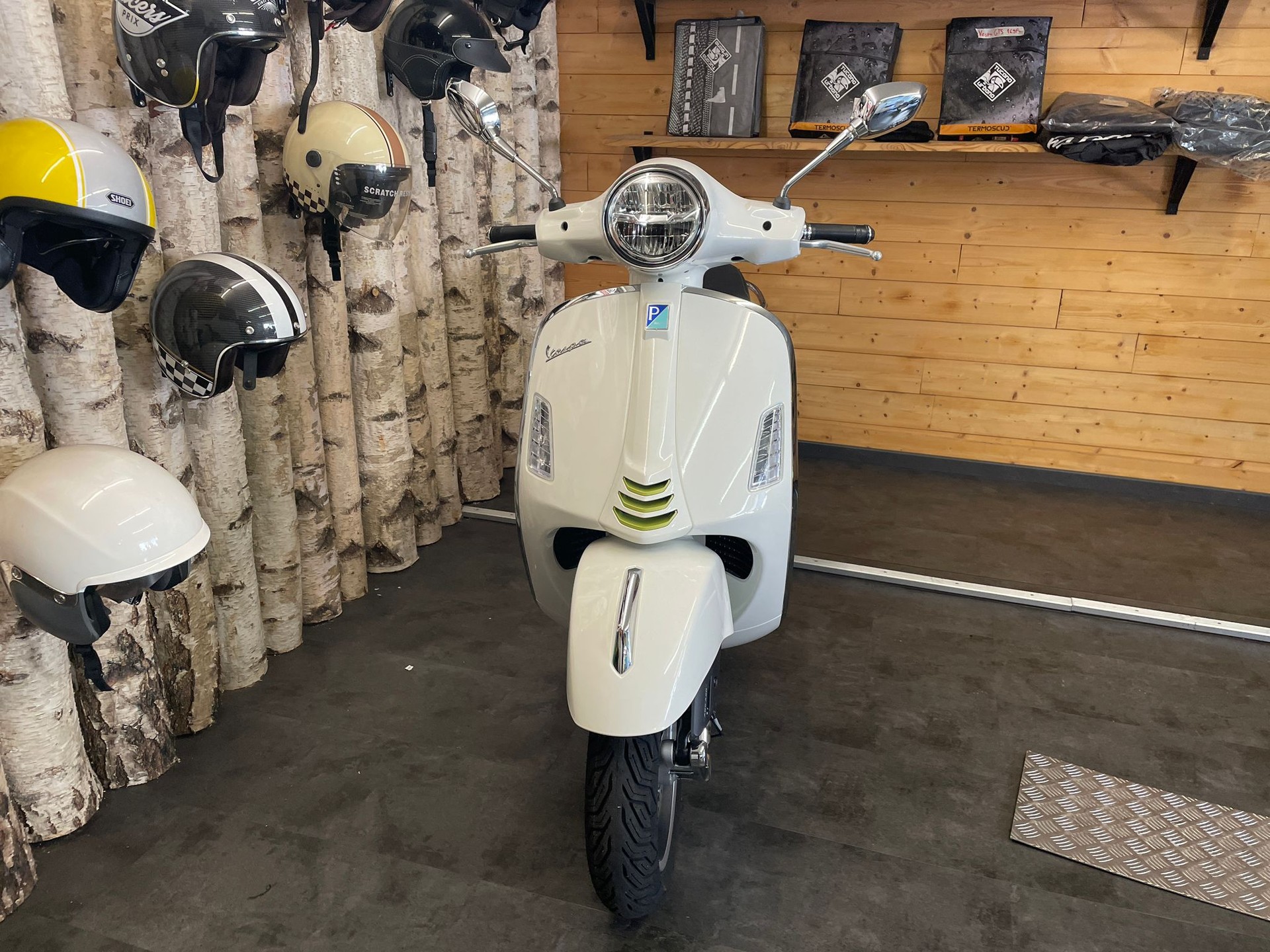 PIAGGIO Vespa GTS 310 Super Tech E5+-image-2