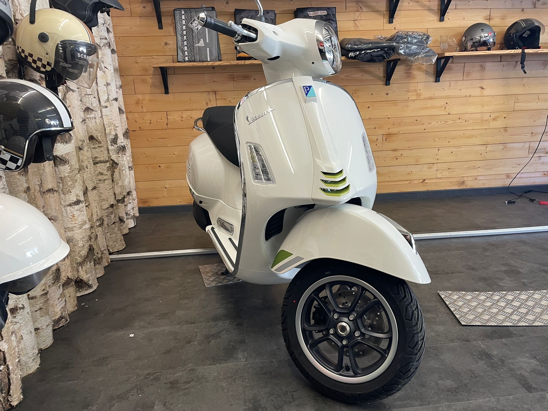 PIAGGIO Vespa GTS 310 Super Tech E5+-image-3