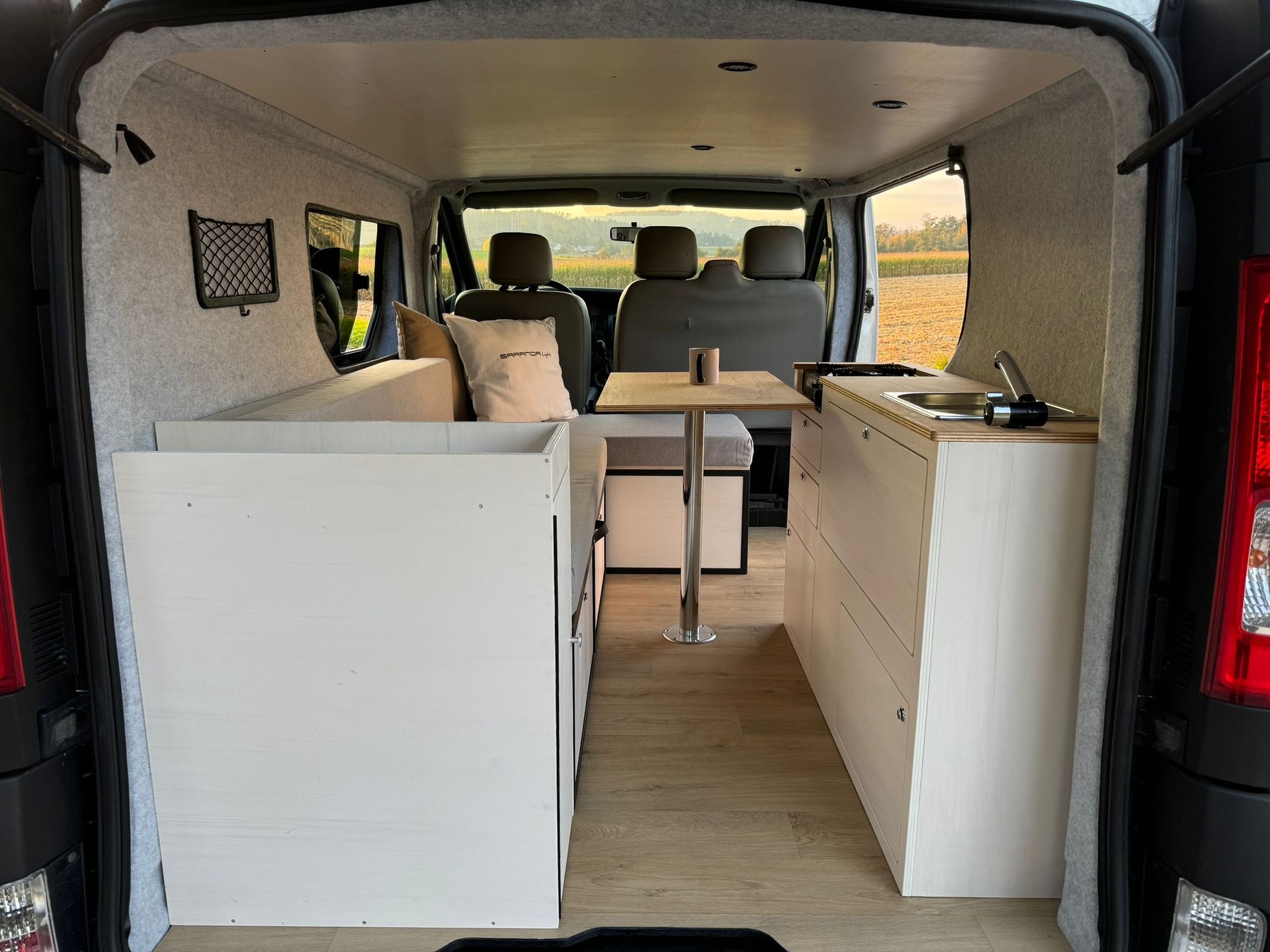RENAULT Trafic Saranda Beach-showroom-element-2