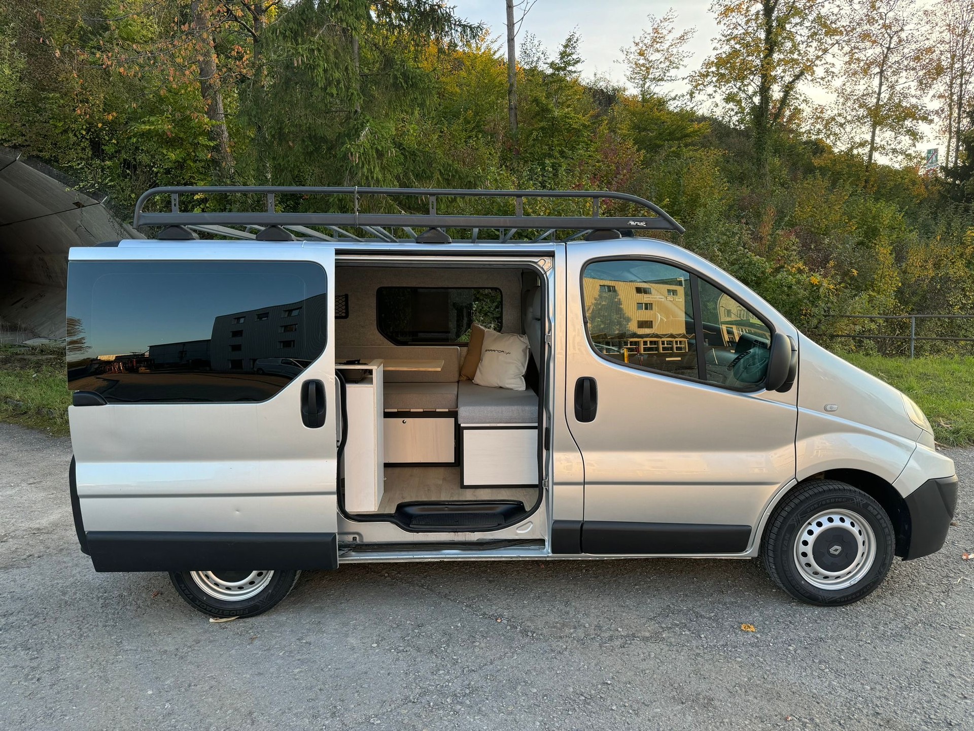 RENAULT Trafic Saranda Beach