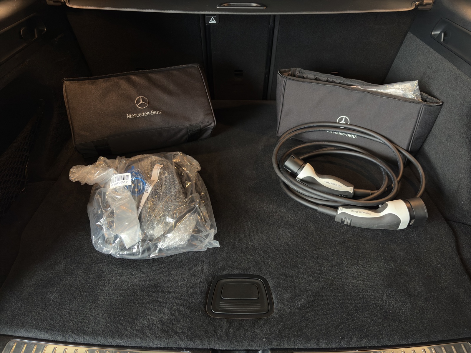 MERCEDES-BENZ EQC 400 4Matic EQ Star-image-19