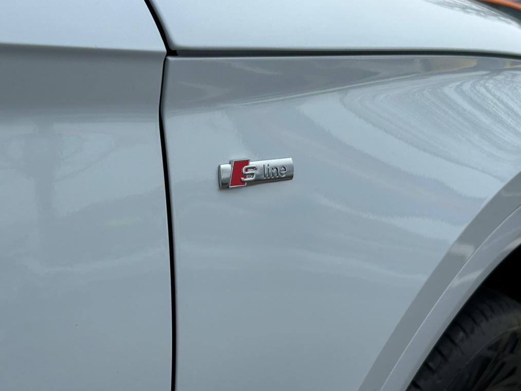 AUDI Q5 40 TDi S line quattro-showroom-element-3
