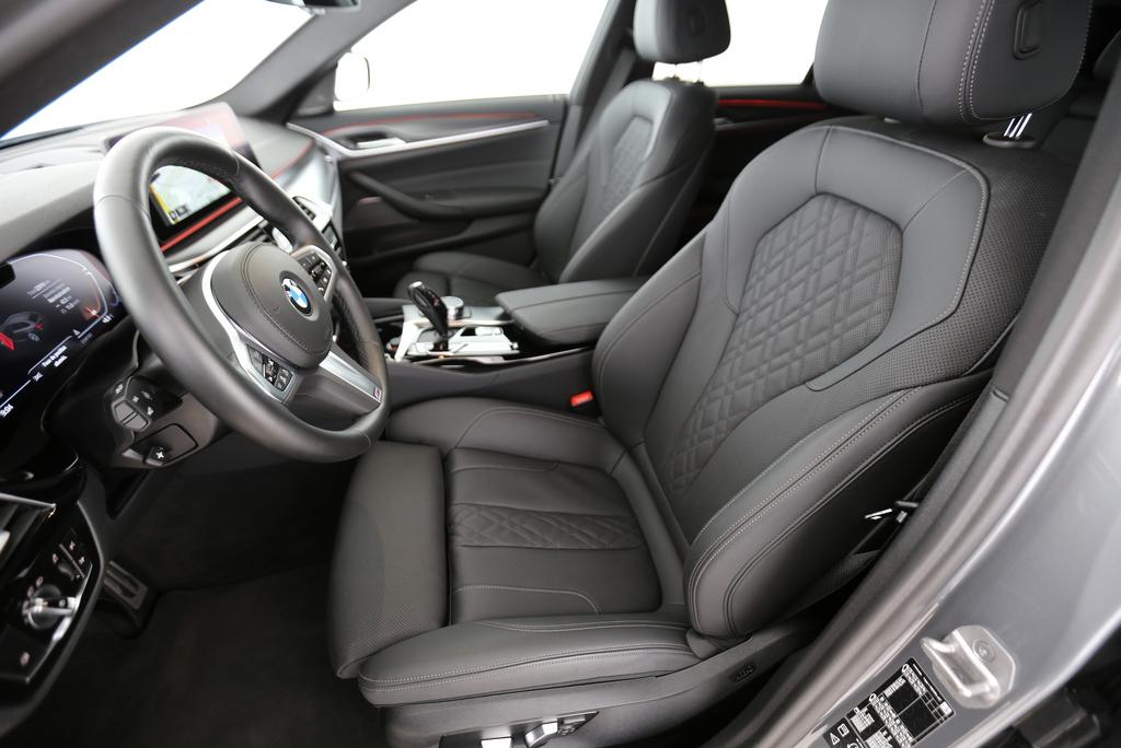 BMW 520d xDrive Touring-showroom-element-2