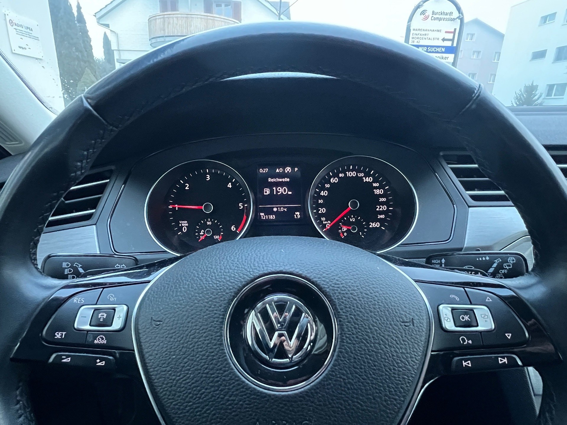 VW Passat Variant 2.0 TDI BMT Trendline DSG-image-10